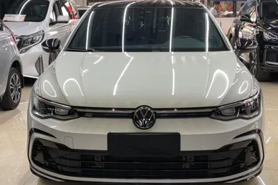 Volkswagen Golf 2024, 11700 км, за 20673 USD