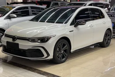 Volkswagen Golf 2024, 11700 км, за 20673 USD