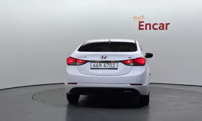 Hyundai Avante 2015, 58261 км, за 5382.7 USD