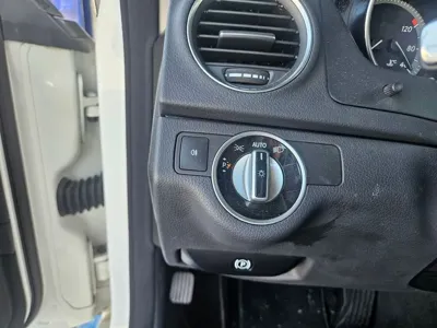 Mercedes-Benz C-Class 2014, 136000 км, за 3931.99 USD - фото 6