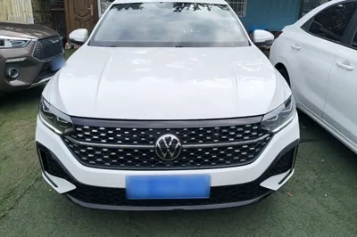 Volkswagen Lavida 2023, 32800 км, за 11040 USD