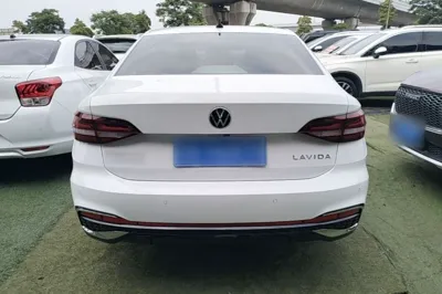 Volkswagen Lavida 2023, 32800 км, за 11040 USD