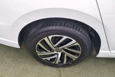 Volkswagen Lavida 2023, 32800 км, за 11040 USD - фото 11