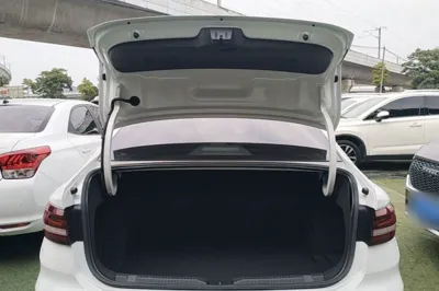 Volkswagen Lavida 2023, 32800 км, за 11040 USD - фото 22