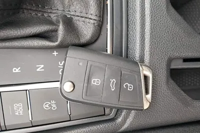 Volkswagen Lavida 2023, 32800 км, за 11040 USD - фото 23