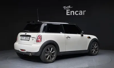 MINI Cooper 2012, 179206 км, за 1943.7 USD
