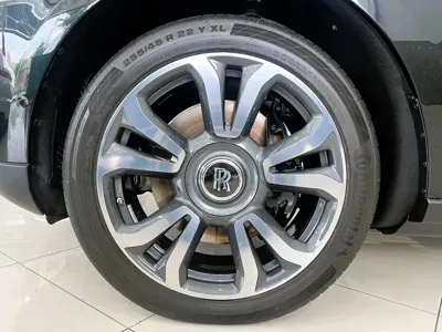 Rolls-Royce Cullinan 2023, 493 км, за 327771.81 USD