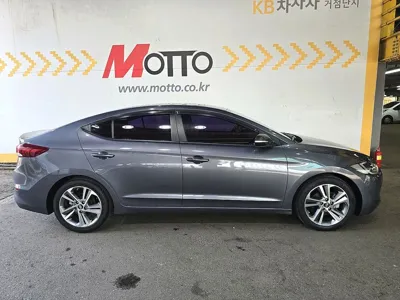 Hyundai Avante 2018, 69433 км, за 7670.8 USD - фото 4