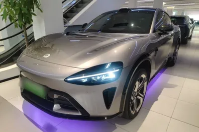 Xiaomi Auto YU7 · 2025 год