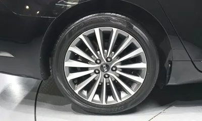 Kia K7 2017, 158644 км, за 5460.57 USD