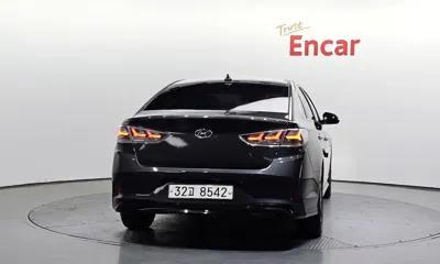 Hyundai Sonata 2018, 105082 км, за 10927.14 USD