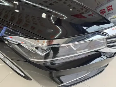 Volkswagen Passat 2019, 92000 км, за 10270.55 USD