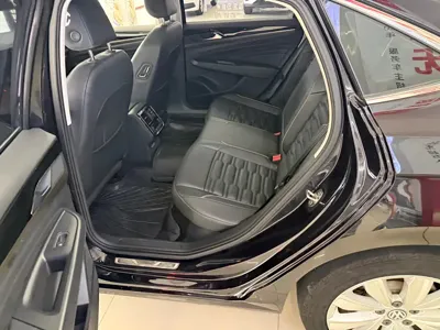 Volkswagen Passat 2019, 92000 км, за 10270.55 USD - фото 7