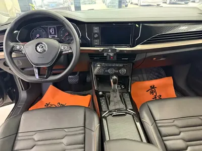 Volkswagen Passat 2019, 92000 км, за 10270.55 USD - фото 8