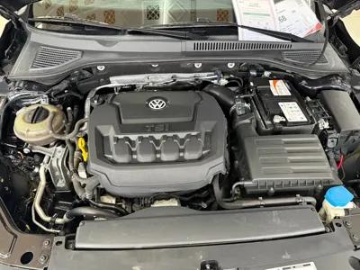 Volkswagen Passat 2019, 92000 км, за 10270.55 USD - фото 11