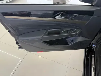 Volkswagen Passat 2019, 92000 км, за 10270.55 USD - фото 14