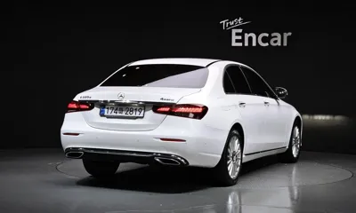 Mercedes-Benz E-Class 2022, 80076 км, за 24878.56 USD
