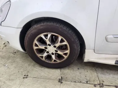 Kia Canival 2014, 212000 км, за 1962.72 USD