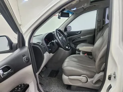 Kia Canival 2014, 212000 км, за 1962.72 USD
