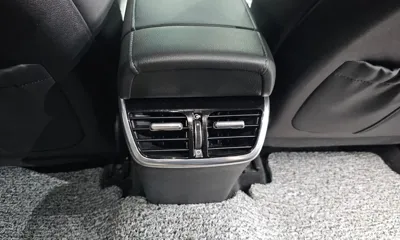 Hyundai Grandeur 2020, 73333 км, за 12312.71 USD - фото 31