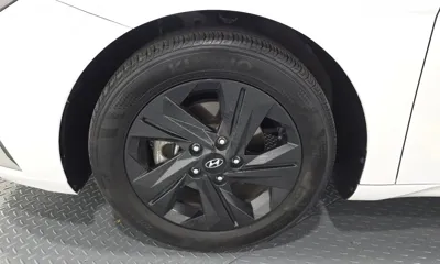 Hyundai Avante 2023, 53459 км, за 15025.6 USD