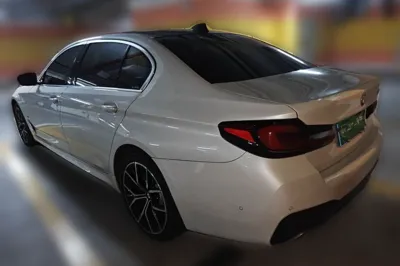 BMW 5 Series 2021, 120700 км, за 31058 USD