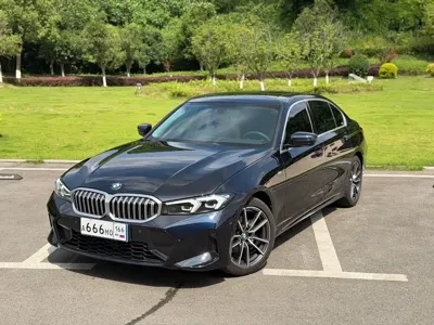 BMW 3 Series · 2023 год