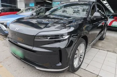 ONVO Luxeed L90 · 2025 год