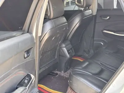 Hongqi Hongqi E-HS3 2019, 46000 км, за 5799.07 USD
