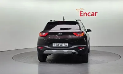 Kia Stonic 2018, 91013 км, за 7169.17 USD