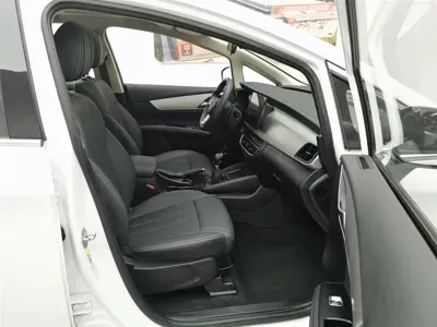 BYD MAX