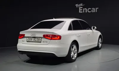 Audi A4 2015, 152521 км, за 3112.58 USD