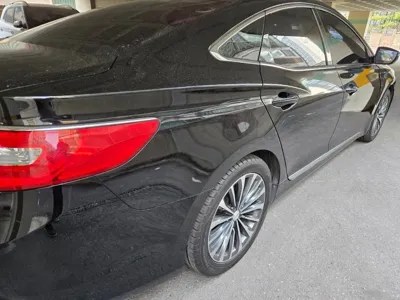 Hyundai Grandeur 2013, 55000 км, за 5798.05 USD