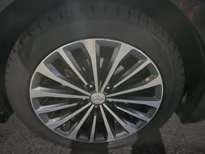 Hyundai Grandeur 2013, 55000 км, за 5798.05 USD