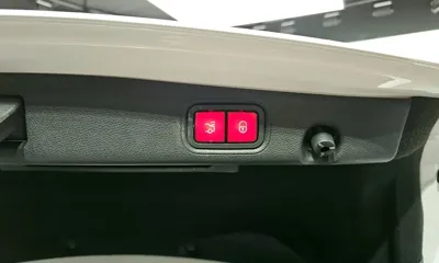 Mercedes-Benz E-Class 2022, 50147 км, за 23311.87 USD - фото 20