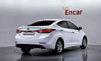 Hyundai Avante 2015, 110436 км, за 3908.8 USD