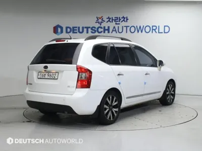 Kia Carens 2010, 131733 км, за 2560.06 USD