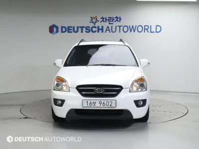 Kia Carens 2010, 131733 км, за 2560.06 USD