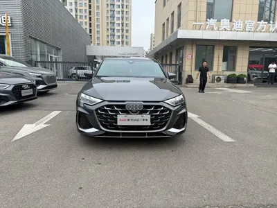 Audi A3 2025, 27000 км, за 17362.82 USD