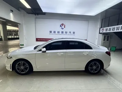 Mercedes-Benz A-Class 2022, 46000 км, за 20851.32 USD