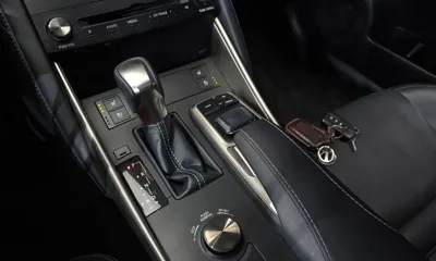 Lexus IS 2017, 89432 км, за 11051.16 USD - фото 9