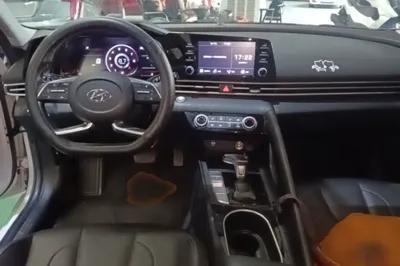 Hyundai Elantra 2022, 55800 км, за 10688 USD - фото 17