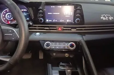 Hyundai Elantra 2022, 55800 км, за 10688 USD - фото 20