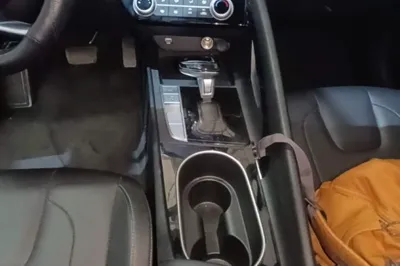 Hyundai Elantra 2022, 55800 км, за 10688 USD - фото 21