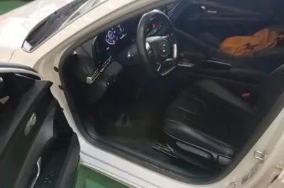 Hyundai Elantra 2022, 55800 км, за 10688 USD - фото 23