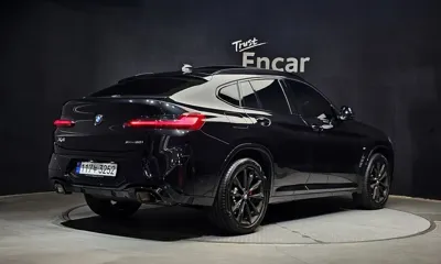 BMW X4 2025, 5039 км, за 54483.39 USD
