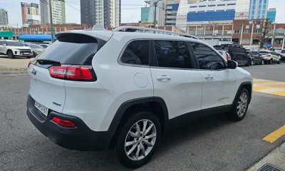 Jeep Cherokee 2018, 70000 км, за 8131.68 USD