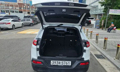 Jeep Cherokee 2018, 70000 км, за 8131.68 USD
