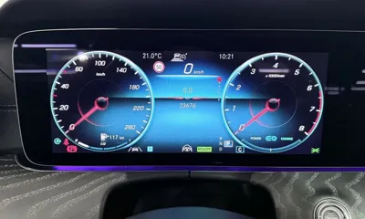 Mercedes-Benz E-Class 2022, 23645 км, за 33805.96 USD - фото 8