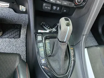 Hyundai Veloster 2018, 126025 км, за 5579.62 USD - фото 13